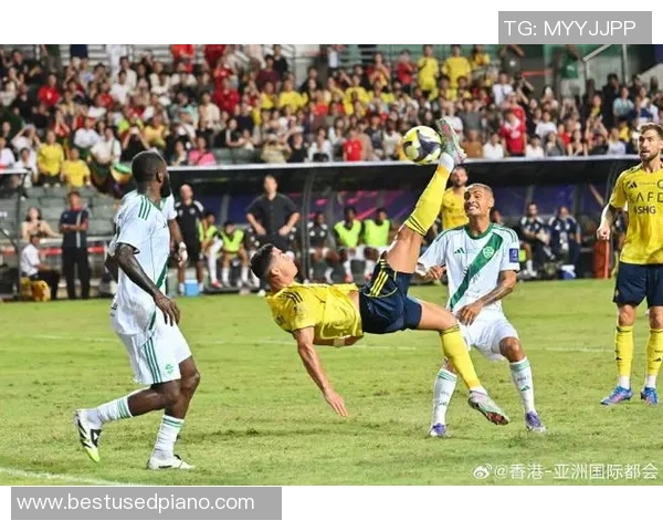 足球场上转圈圈的球星是谁 他的技艺为何如此吸引眼球